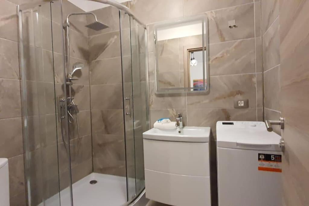 Alezzy Beach Apartament Prima Linie La Mare Нэводари Экстерьер фото