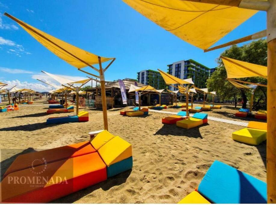Alezzy Beach Apartament Prima Linie La Mare Нэводари Экстерьер фото